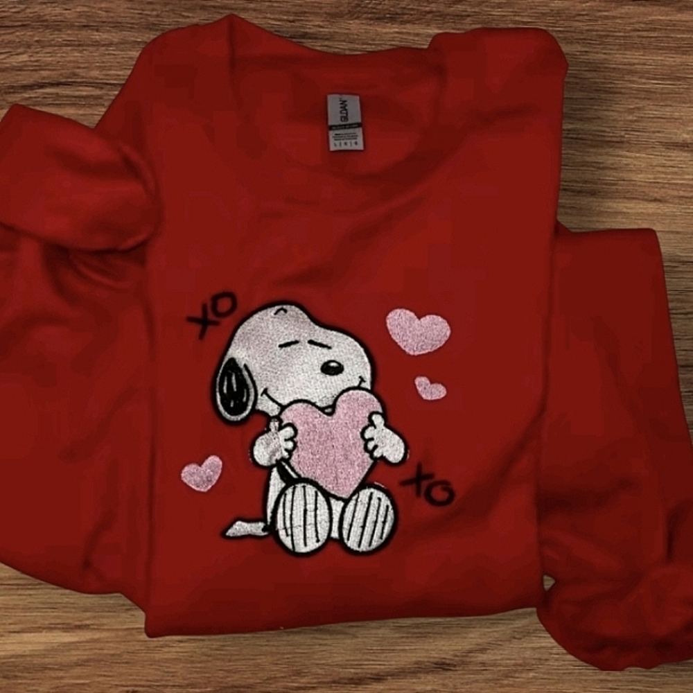Snoopy Heart Sweatshirt Gildan #snoopy embroider size S,M,L,Xl,2XL